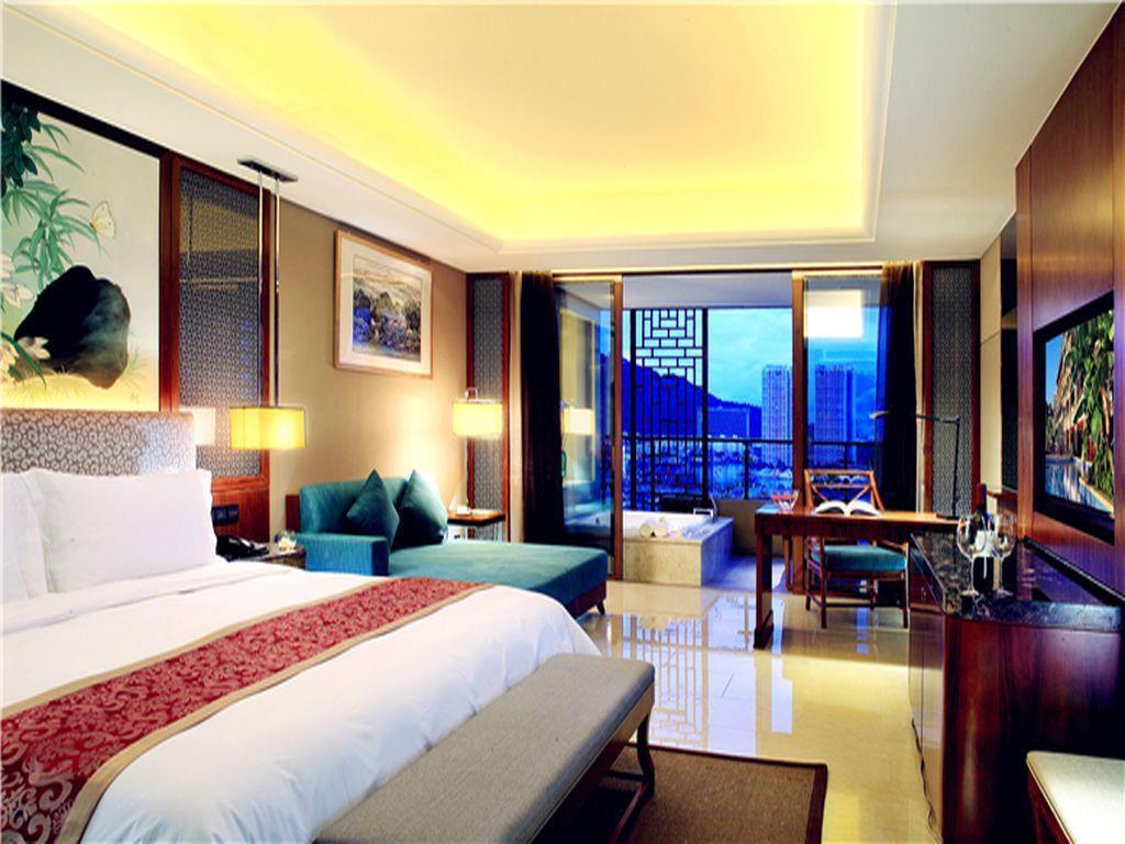 Four Seasons Ocean Courtyard Hotel Санья Экстерьер фото