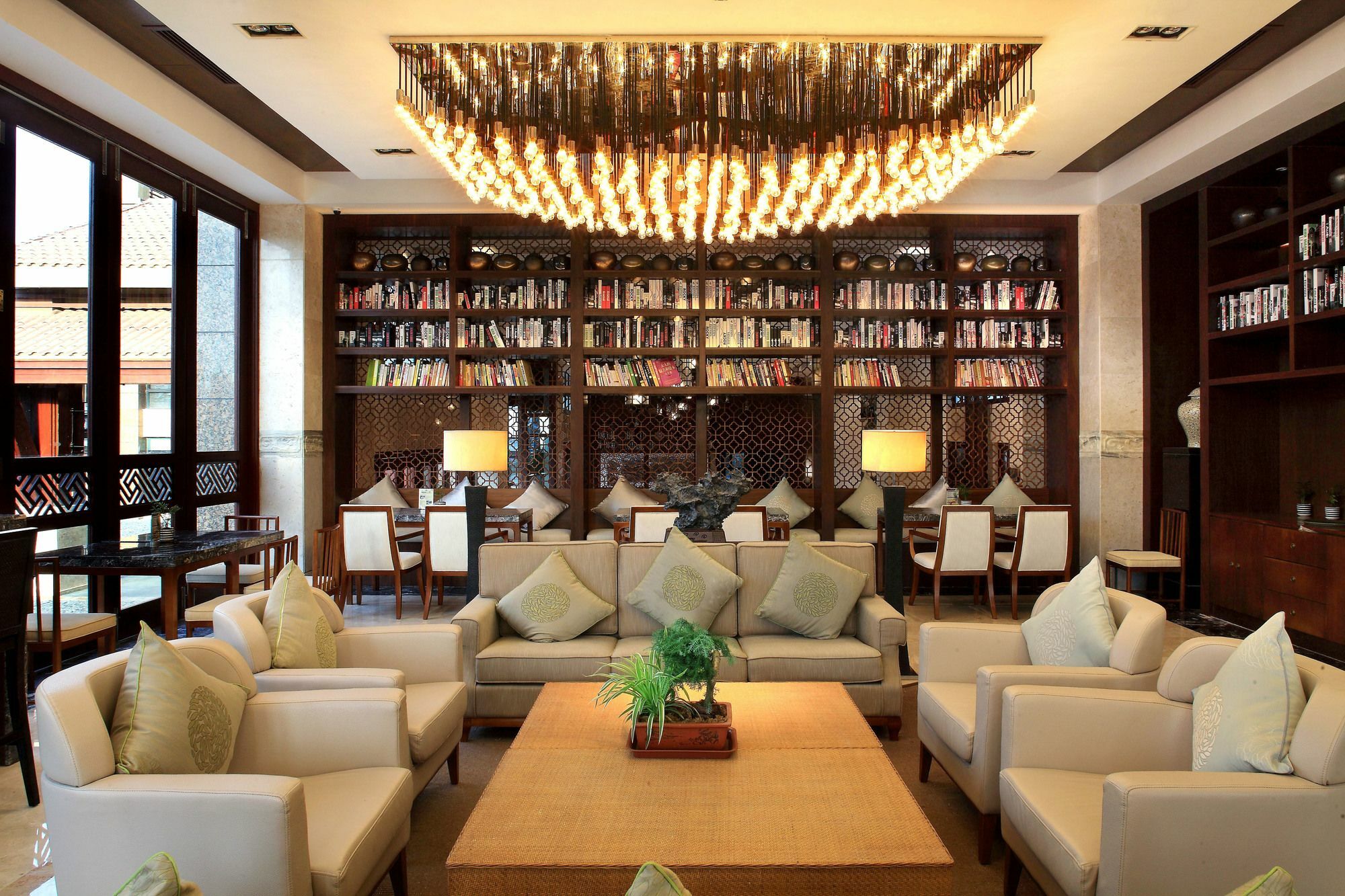 Four Seasons Ocean Courtyard Hotel Санья Экстерьер фото