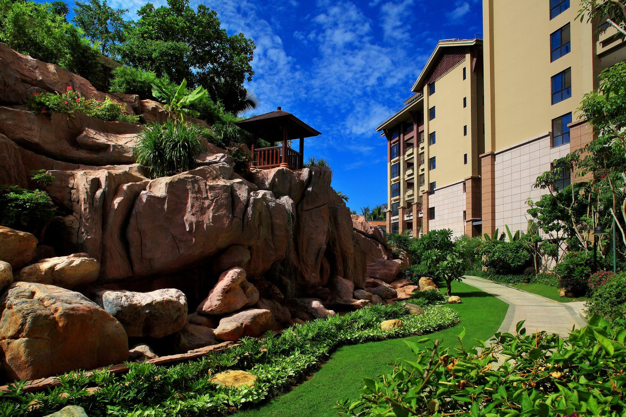 Four Seasons Ocean Courtyard Hotel Санья Экстерьер фото